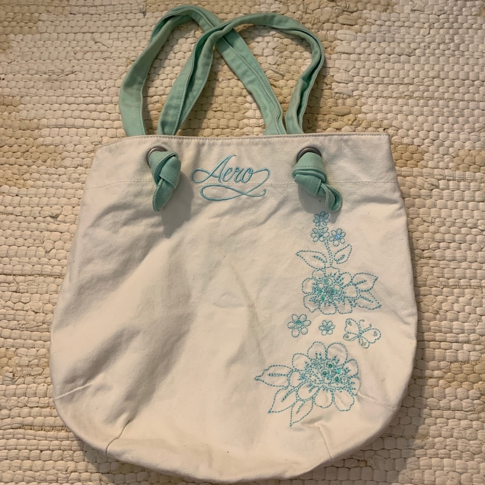Aero Beachy Canvas Tote